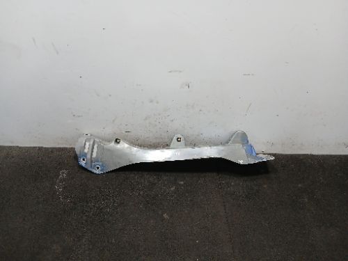RENAULT CLIO DYNAMIQUE MK3 O/S DRIVER SIDE RIGHT FRONT WING MOUNT