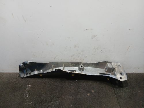 RENAULT CLIO DYNAMIQUE MK3 O/S DRIVER SIDE RIGHT FRONT WING MOUNT