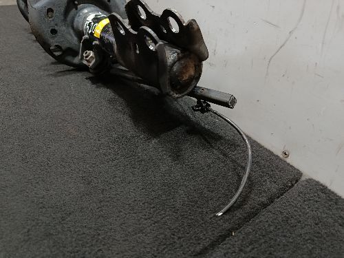 TOYOTA YARIS MK4 1.5 HYBRID N/S LEFT SIDE FRONT SHOCK ABSORBER