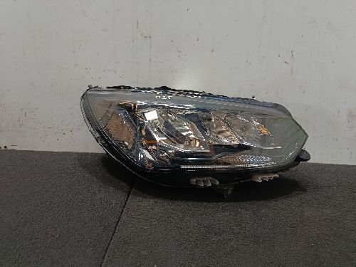 PEUGEOT 208 MK2 O/S DRIVER SIDE RIGHT HEADLIGHT (SLIGHTLY DAMAGED)