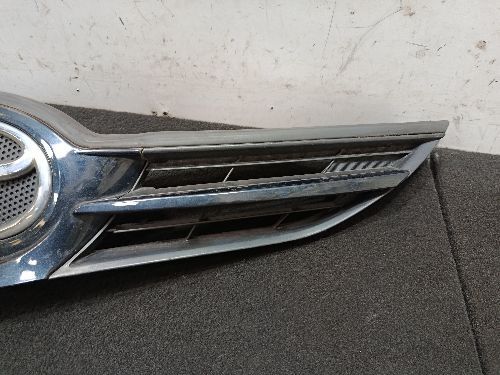 TOYOTA AURIS MK2 E180 FRONT BUMPER UPPER GRILLE (SLIGHTLY DAMAGED)